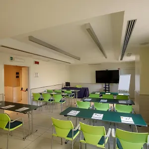 3* מלון Western Globus